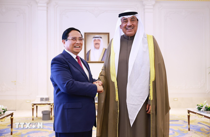 Thủ tướng Phạm Minh Chính hội kiến Hoàng Thái tử Kuwait Sheikh Sabah Al-Khaled Al-Hamad Al-Sabah. (Ảnh: Dương Giang/TTXVN)