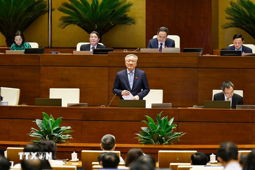 Phó Thủ tướng Thường trực Chính phủ Nguyễn Hòa Bình trả lời chất vấn. (Ảnh: Doãn Tấn/TTXVN)