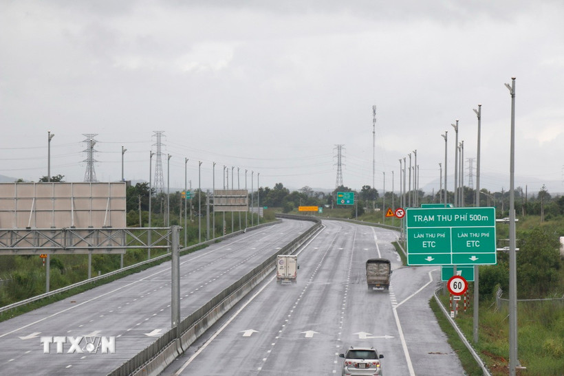 Tuyến cao tốc Vĩnh Hảo-Phan Thiết. (Ảnh: Nguyễn Thanh/TTXVN)