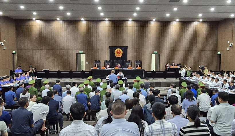 Quang cảnh phiên tòa. (Ảnh: Kim Anh/TTXVN)