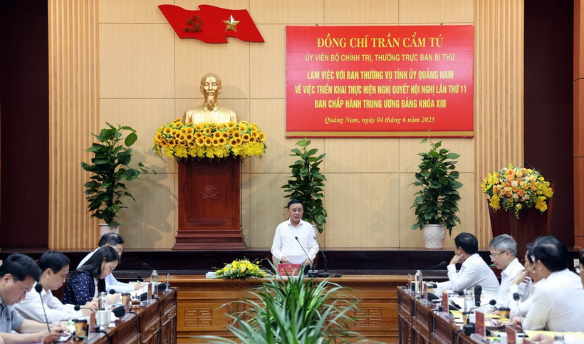 Ông Trần Cẩm Tú, Ủy viên Bộ Chính trị, Thường trực Ban Bí thư làm việc tại Quảng Nam. (Ảnh: Trần Tĩnh/TTXVN)