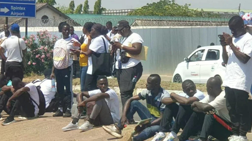 Vòng sơ tuyển cho đợt tuyển quân 2025-2026 diễn ra tại Sân vận động El-Wak ở thủ đô Accra. (Nguồn: BBC)