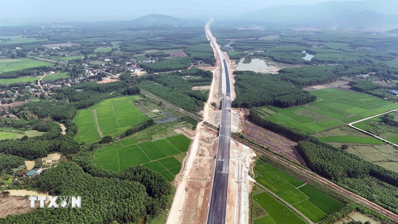 Một đoạn cao tốc Bắc-Nam phía Đông. (Ảnh: Hữu Quyết/TTXVN)