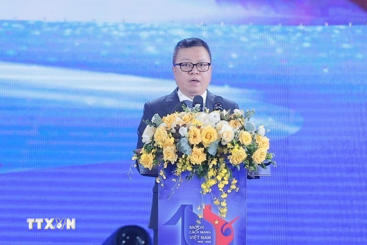 Ông Lê Quốc Minh, Ủy viên Trung ương Đảng, Phó Trưởng Ban Tuyên giáo và Dân vận Trung ương, Chủ tịch Hội Nhà báo Việt Nam, Tổng Biên tập báo Nhân Dân phát biểu tại Lễ trao Giải Báo chí Quốc gia lần thứ XIX. (Ảnh: Minh Quyết/TTXVN)