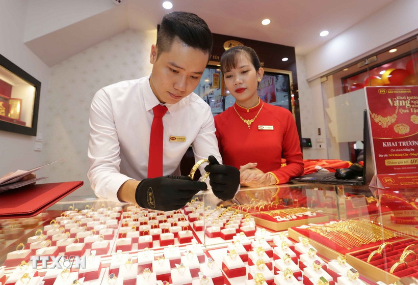 Vàng trang sức bày bán tại một công ty vàng. (Ảnh: Trần Việt/TTXVN)