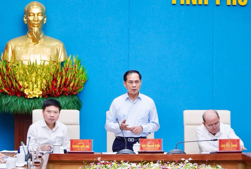 Phó Thủ tướng Chính phủ Bùi Thanh Sơn phát biểu chỉ đạo tại buổi làm việc. (Nguồn: Cổng thông tin điện tử tỉnh Phú Thọ)