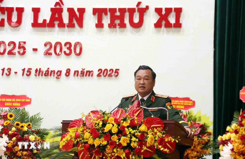 Thiếu tướng Trần Vinh Ngọc, Chính ủy Quân khu 7 được bầu giữ chức Bí thư Đảng ủy Quân khu nhiệm kỳ 2025-2030. (Ảnh: Xuân Khu/TTXVN)