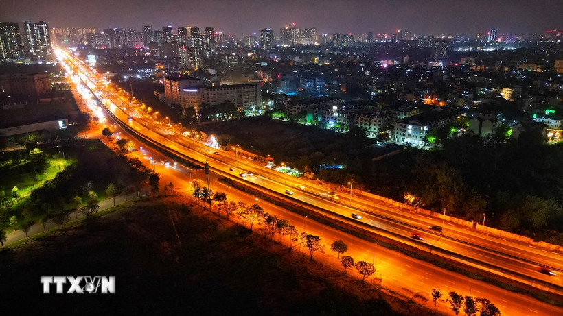 Tuyến đường Vành đai 3 đoạn Nguyễn Xiển. (Ảnh: Tuấn Anh/TTXVN)