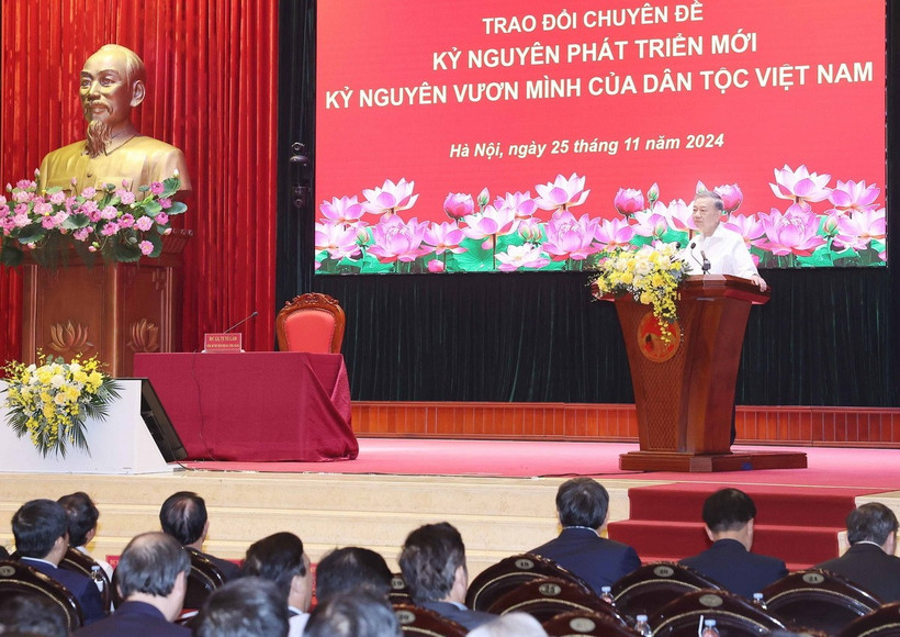 Tổng Bí thư Tô Lâm trao đổi chuyên đề 'Kỷ nguyên phát triển mới - Kỷ nguyên vươn mình của dân tộc Việt Nam.' (Ảnh: Thống Nhất/TTXVN)