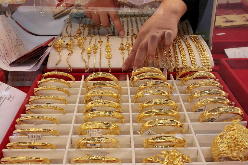 Vàng trang sức bày bán tại Công ty Vàng Bảo Tín Mạnh Hải. (Ảnh: Trần Việt/TTXVN)
