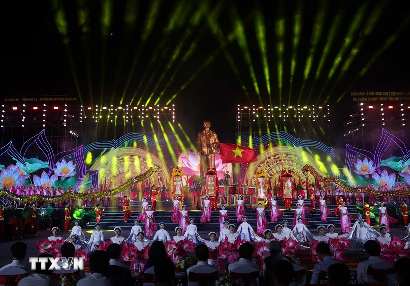 Chương trình nghệ thuật tại lễ khai mạc. (Ảnh: Thống Nhất/TTXVN)