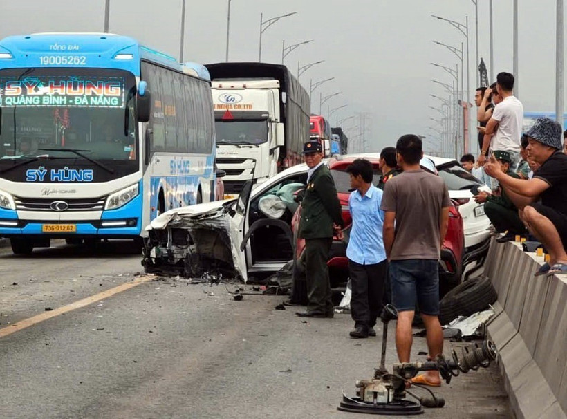 Hiện trường vụ tai nạn. (Ảnh: TTXVN phát)