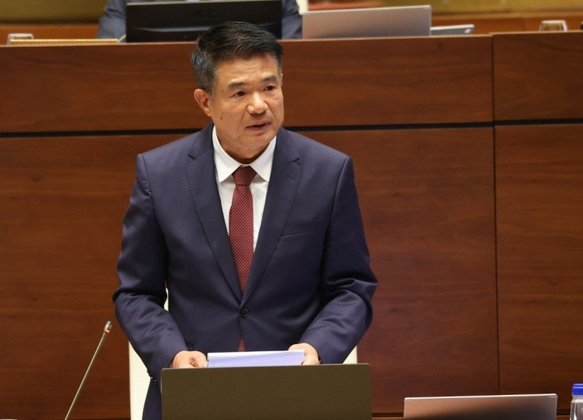 Viện trưởng Viện Kiểm sát Nhân dân Tối cao Nguyễn Huy Tiến giải trình, làm rõ một số vấn đề đại biểu Quốc hội nêu. (Ảnh: Văn Điệp/TTXVN)