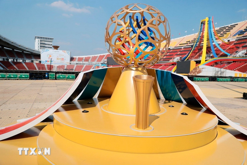 Các công đoạn đang được gấp rút hoàn thiện, chuẩn bị cho lễ khai mạc SEA Games 33. (Ảnh: Minh Quyết/TTXVN)