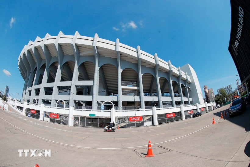 Sân vận động được mệnh danh là "thánh địa của bóng đá Thái Lan" với hơn 50.000 chỗ ngồi đang được gấp rút nâng cấp và cải thiện chất lượng để sẵn sàng cho buổi lễ khai mạc SEA Games 33. (Ảnh: Minh Quyết/TTXVN)