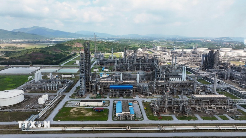 Nhà máy lọc hóa dầu Nghi Sơn nằm trong khu kinh tế Nghi Sơn, phường Nghi Sơn, tỉnh Thanh Hóa. (Ảnh: Vũ Sinh/TTXVN)