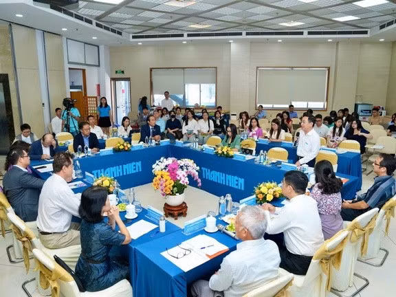 Quang cảnh tọa đàm.