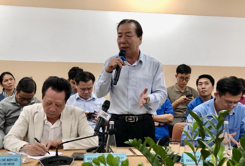 Đại diện hội ngành hàng chia sẻ tình hình nhập khẩu hàng hóa từ Việt Nam vào Hoa Kỳ. (Ảnh: Mỹ Phương/TTXVN)