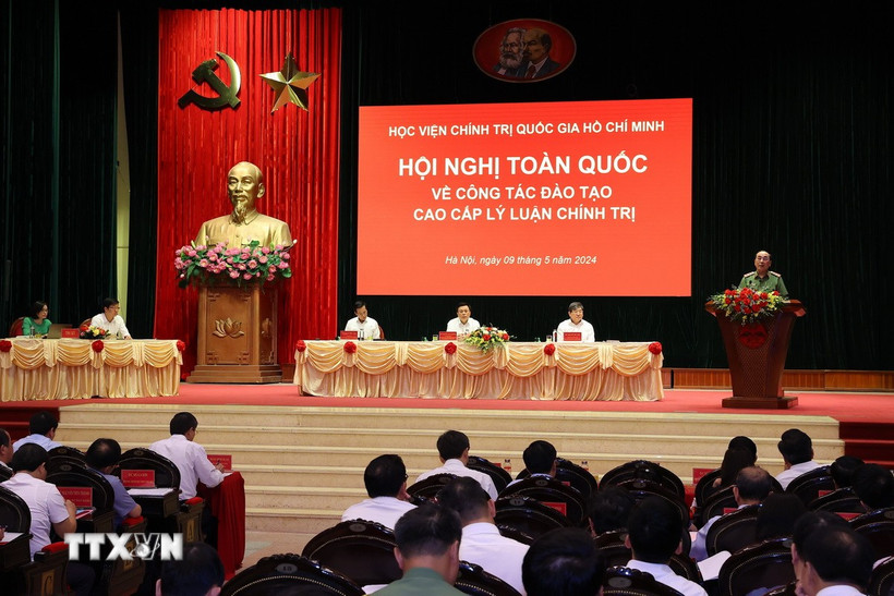 Quang cảnh Hội nghị toàn quốc về công tác đào tạo cao cấp lý luận chính trị chiều 9/5/2024. (Ảnh: Văn Điệp/TTXVN)