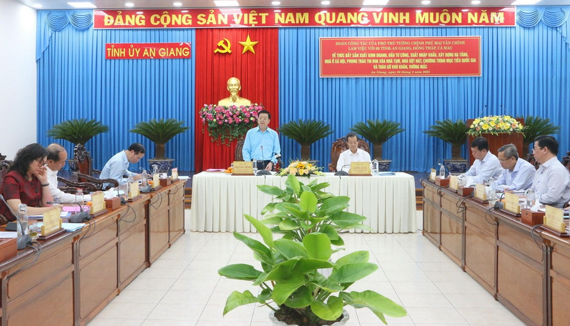 Phó Thủ tướng Mai Văn Chính phát biểu tại buổi làm việc. (Ảnh: Công Mạo/TTXVN)