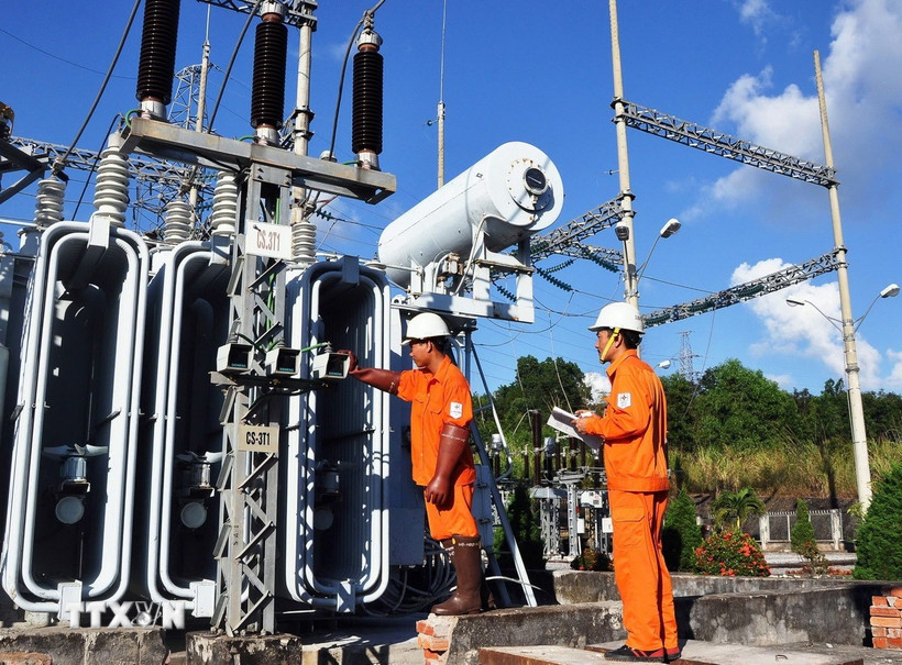 Kiểm tra vận hành các công trình điện 110kV tại các tỉnh miền Trung-Tây Nguyên. (Ảnh: TTXVN phát)