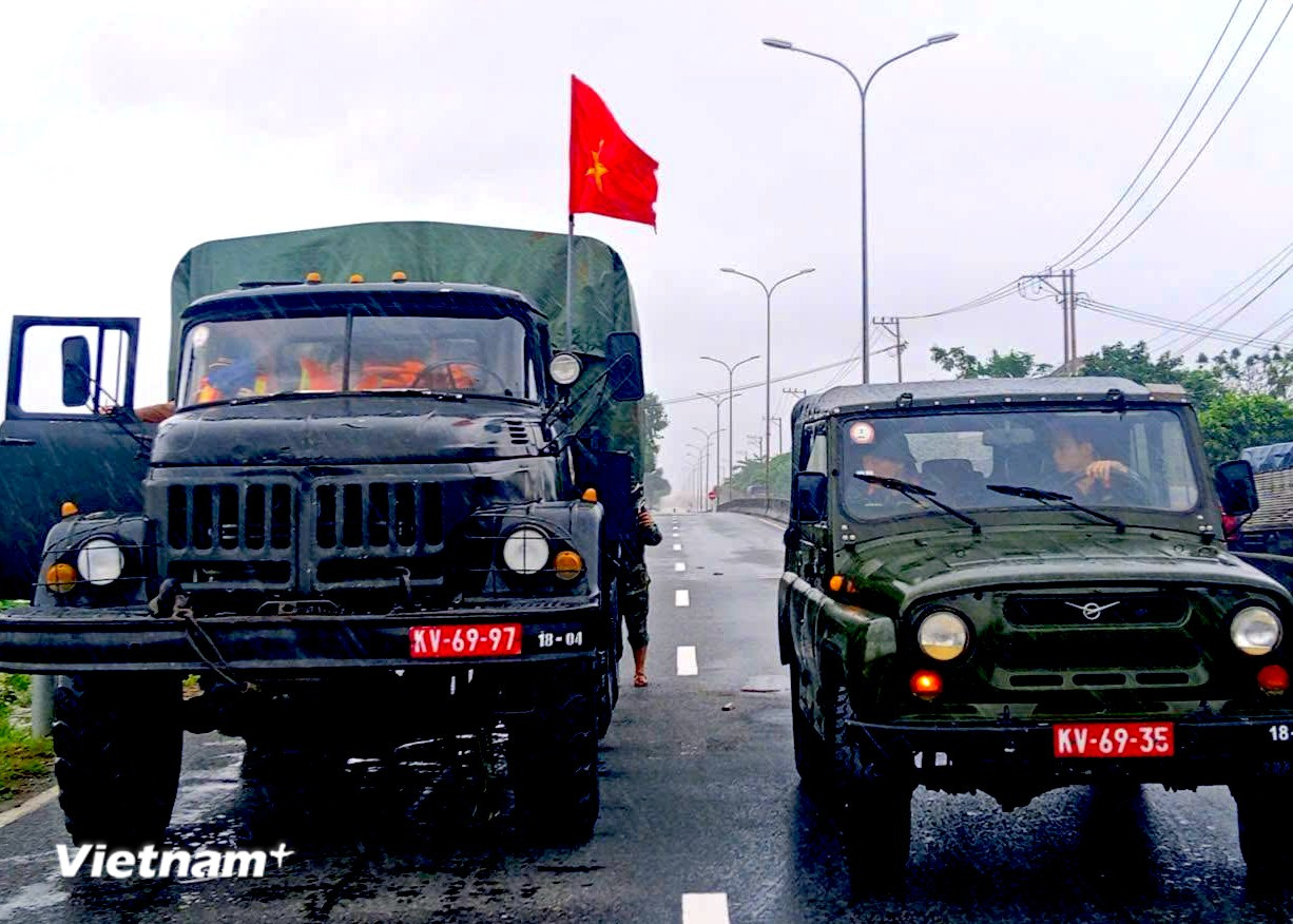 Lữ đoàn Công binh 270 lên đường thực hiện nhiệm vụ. (Ảnh: PV/Vietnam+)