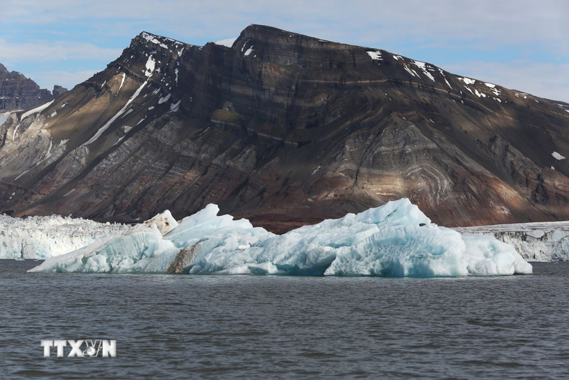 Sông băng ở Svalbard, Na Uy. (Ảnh: THX/TTXVN)