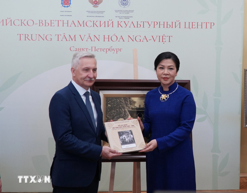 Khai trương Trung tâm Văn hóa Nga-Việt tại Saint-Petersburg