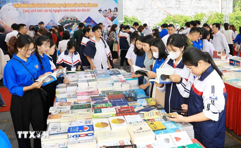 Không gian văn hóa đọc tại Ngày Sách và Văn hóa đọc Việt Nam. (Ảnh minh họa.: Trung Kiên/TTXVN)