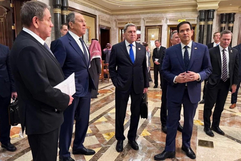 Ngoại trưởng Nga Sergey Lavrov (thứ 2 bên trái) và Ngoại trưởng Mỹ Marco Rubio (thứ 2 bên phải) tại Riyadh. (Ảnh: AFP/Getty Images)