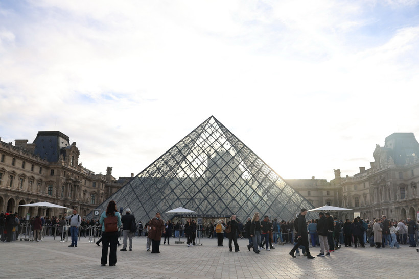 Bảo tàng Louvre tại thủ đô Paris, Pháp. (Ảnh: THX/TTXVN)