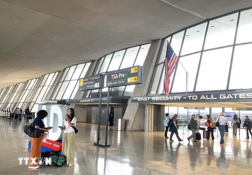 Sân bay quốc tế Washington Dulles (IAD) ở bang Virginia của Mỹ. (Ảnh: Ngọc Quang/TTXVN)
