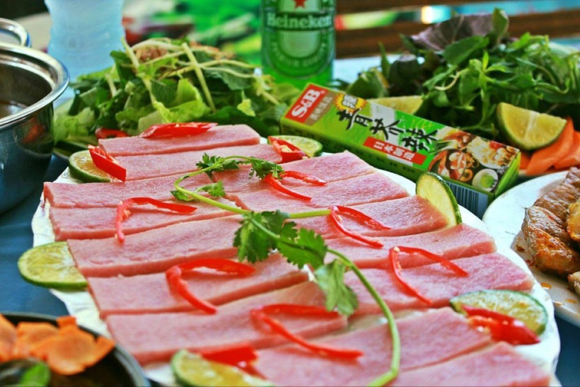 Một món ăn làm từ cá ngừ đại dương. (Ảnh: phuyen tourist)