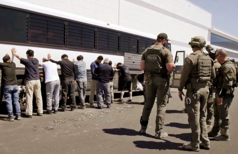 Cuộc đột kích công trường xây dựng nhà máy pin xe điện (EV) của Hyundai Motor. (Ảnh: AP)