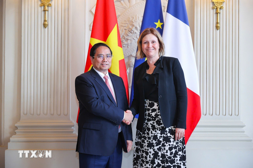 Thủ tướng Phạm Minh Chính hội kiến Chủ tịch Quốc hội Pháp Yael Braun-Pivet. (Ảnh: Dương Giang/TTXVN)