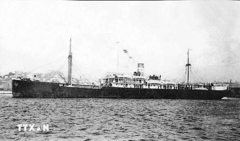 Ngày 5/6/1911, tại cảng Sài Gòn, người thanh niên yêu nước Nguyễn Tất Thành (Chủ tịch Hồ Chí Minh) quyết tâm ra đi trên con tàu Đô đốc Latouche-Tréville để thực hiện hoài bão giải phóng nước nhà khỏi ách nô lệ của thực dân, đế quốc. (Ảnh: Tư liệu/TTXVN phát)