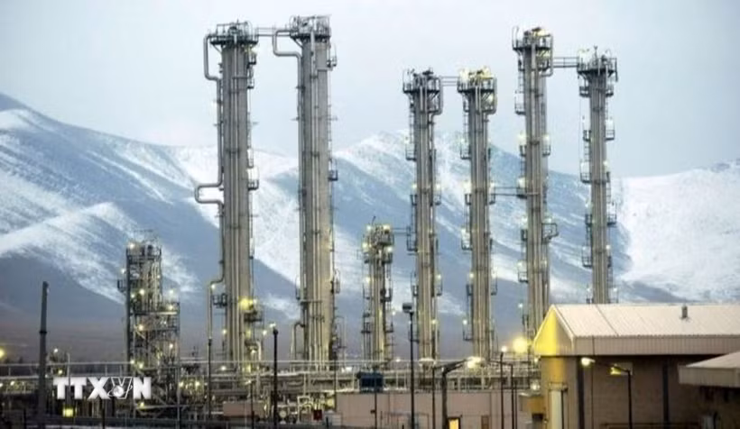 Quang cảnh lò phản ứng nghiên cứu nước nặng Arak ở huyện Khondab, tỉnh Markazi (Iran). (Ảnh: AP/TTXVN)