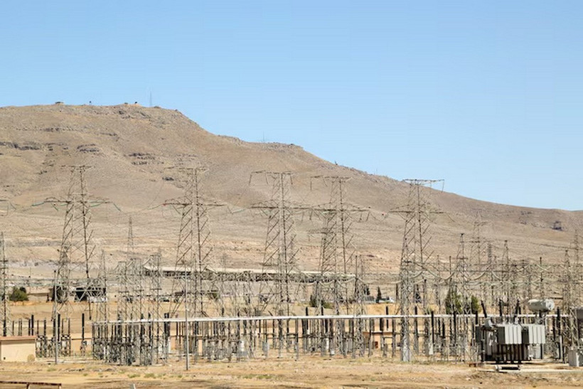 Các cột điện ở Kiswah, vùng ngoại ô Damascus. (Ảnh: Reuters)