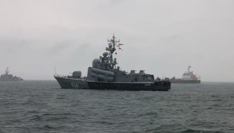 Tàu chiến Nga. (Ảnh: Reuters)