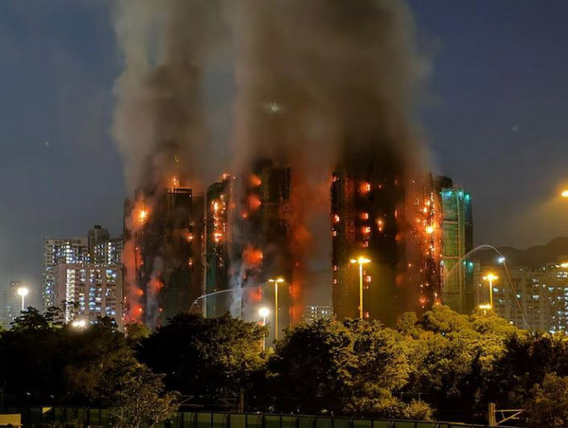 Chung cư có đám cháy thuộc tổ hợp Wang Fuk Court gồm 8 tòa nhà, với gần 2.000 căn hộ. (Ảnh: AFP/Getty Images)