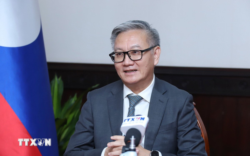 Bộ trưởng Bộ Ngoại giao Lào Thongsavanh Phomvihane trả lời phỏng vấn. (Ảnh: Xuân Tú/TTXVN)