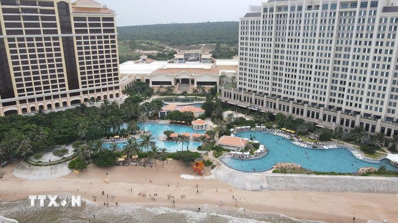 Bãi tắm, khu nghỉ dưỡng tại tổ hợp The Grand Ho Tram, xã Hồ Tràm, Thành phố Hồ Chí Minh. (Ảnh: Hoàng Nhị/TTXVN)