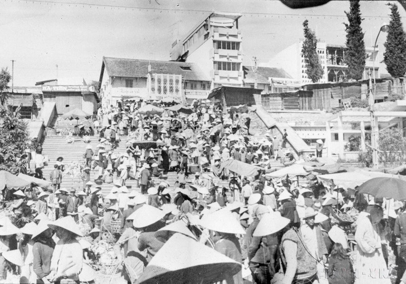 Ngày 3/4/1975, Đà Lạt - thành phố trên cao nguyên Di Linh được giải phóng. (Ảnh: Tư liệu TTXVN)
