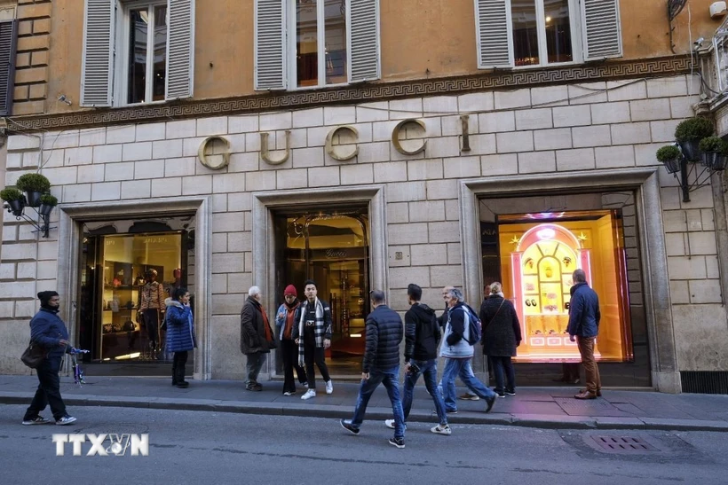 Cửa hàng của hãng thời trang xa xỉ Gucci. (Ảnh: AFP/TTXVN)