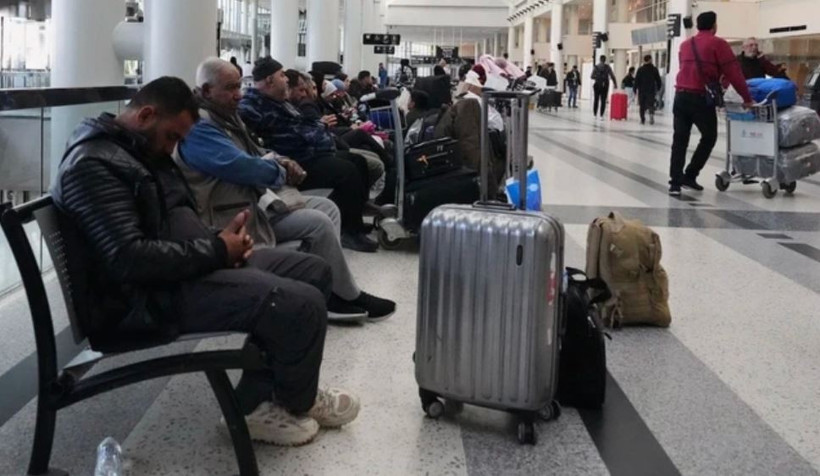 Hàng nghìn hành khách bị mắc kẹt ở Trung Đông. (Ảnh: Global Nation)