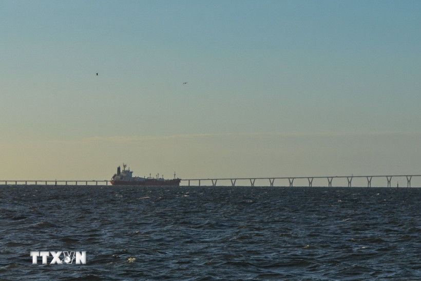 Một tàu chở dầu neo tại Zulia, Venezuela ngày 23/12/2025. (Ảnh: THX/TTXVN)