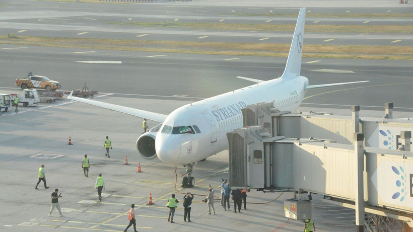 Máy bay của Syrian Air tại Istanbul. (Ảnh: DHA)