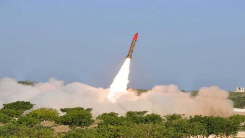 Tên lửa Abdali có tầm bắn 450 km. (Ảnh: financial express)