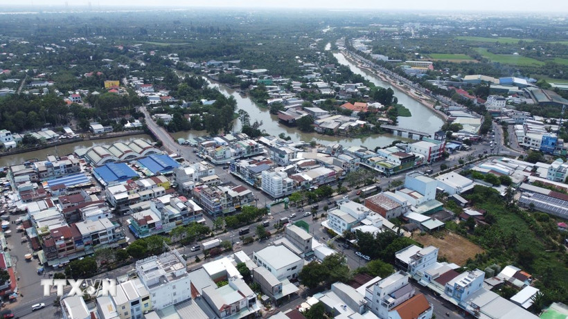 Một góc thị trấn Mỹ Thọ (Cao Lãnh, tỉnh Đồng Tháp) nhìn từ trên cao. (Ảnh: Nhựt An/TTXVN)