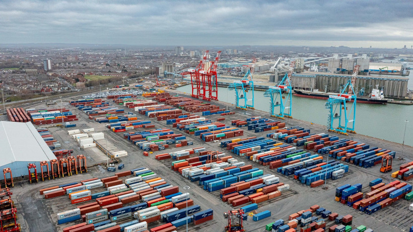 Cảng hàng hóa Liverpool, Anh. (Ảnh: THX/TTXVN)